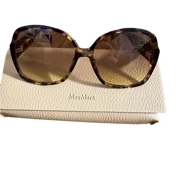 MaxMara Women's MM Fancy || Epzeg 60
#16 140 V Sunglasses EUC - Picture 8 of 9